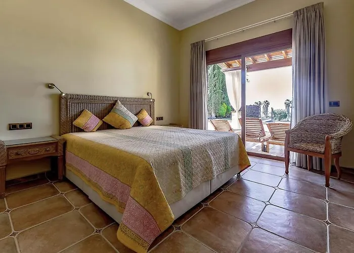 Serenity By The Villa *